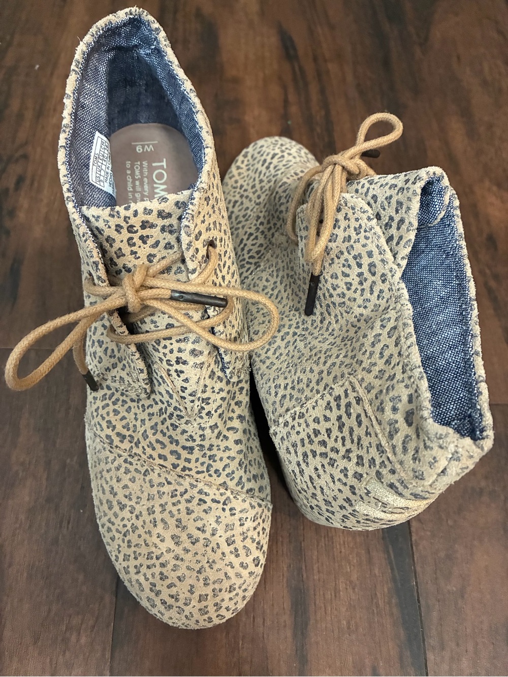 TOMS women’s Beige Leopard Print Desert Wedge Boots shoes 9 heels